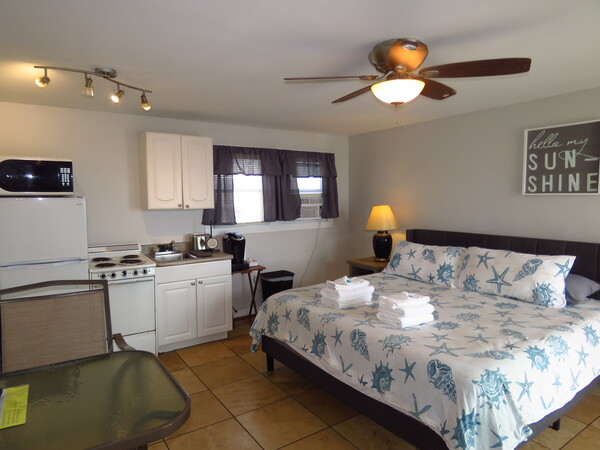 Ocean View Deluxe King Private Balcony Photo 5