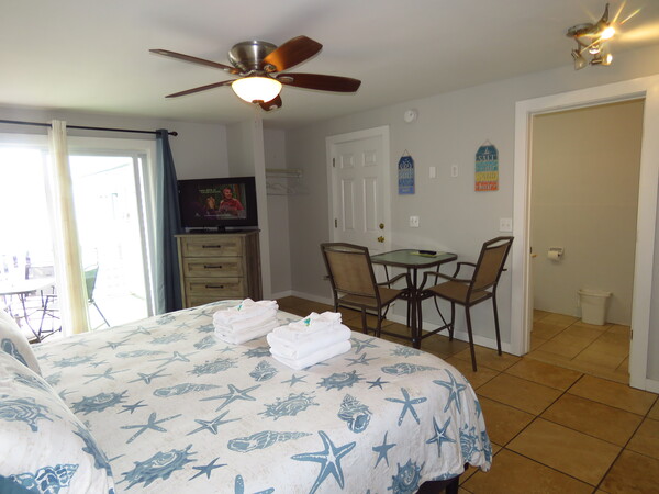 Ocean View Deluxe King Private Balcony Photo 6