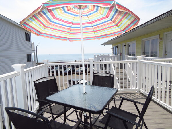 Ocean View Deluxe King Private Balcony Photo 7